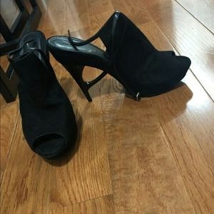 YSL sexy peep toes